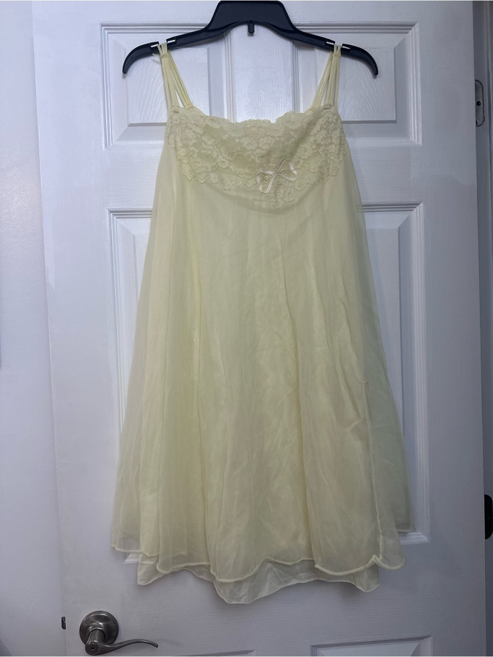 Vintage Pastel Yellow Nightie Nightgown Bow Small